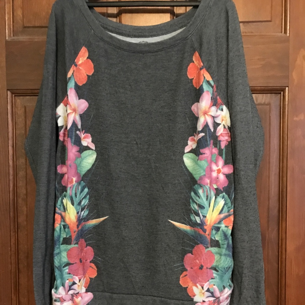 Long sleeve shirt with floral design